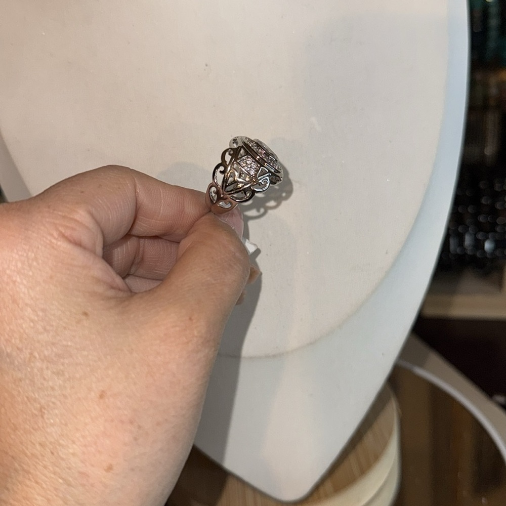 925 Silver Ring with Clear Stone - Picture 2 of 3